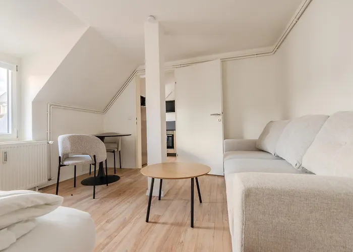 Whats-app Self-check-in - Vibrant Life In Apartamento