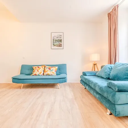 Whats-app Self-check-in - Vibrant Life In Appartement