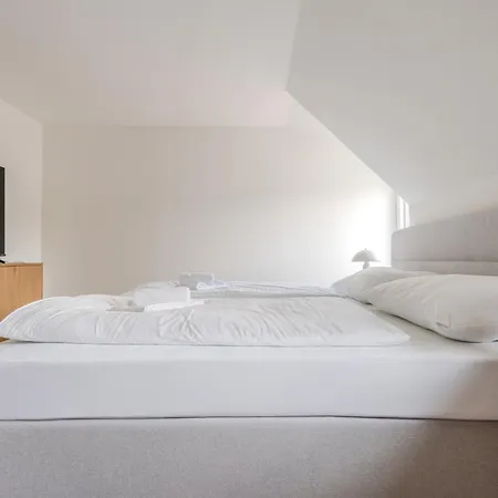 Whats-app Self-check-in - Vibrant Life In * Graz