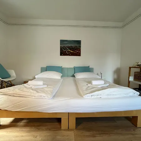 Whats-app Self-check-in - Vibrant Life In * Graz