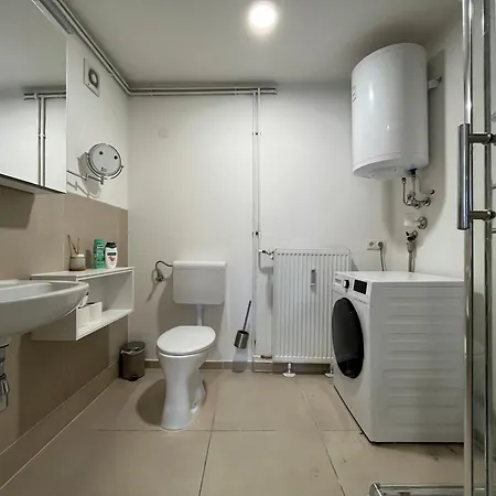 Daire Whats-app Self-check-in - Vibrant Life In Graz