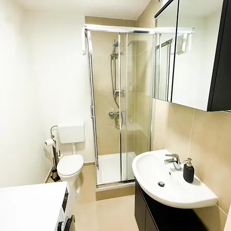 Daire Whats-app Self-check-in - Vibrant Life In Graz