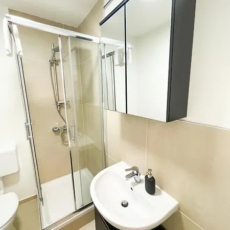 Whats-app Self-check-in - Vibrant Life In Appartement Graz