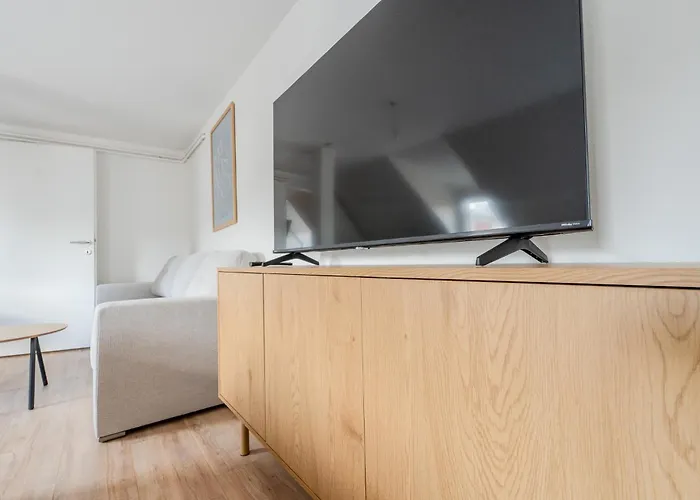 Apartament Whats-app Self-check-in - Vibrant Life In