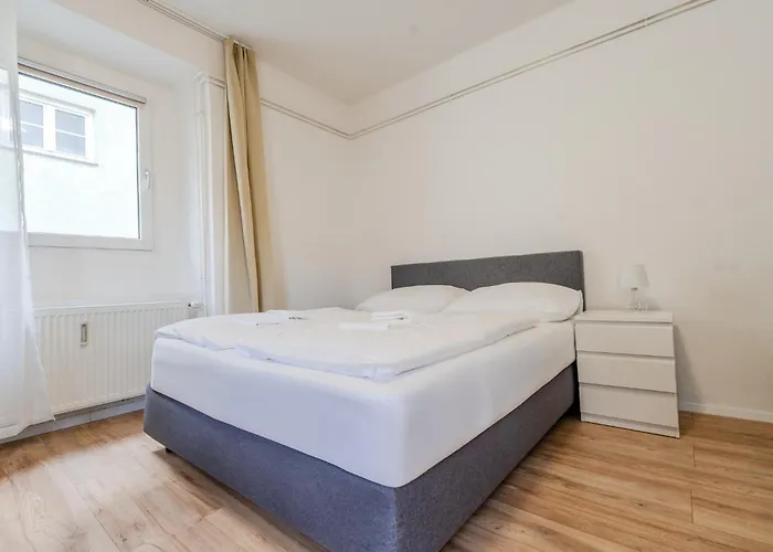 Whats-app Self-check-in - Vibrant Life In Apartament *