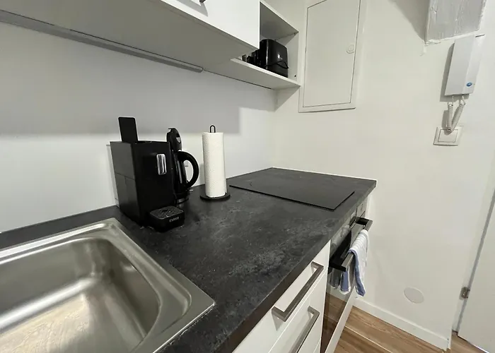 Whats-app Self-check-in - Vibrant Life In Apartament