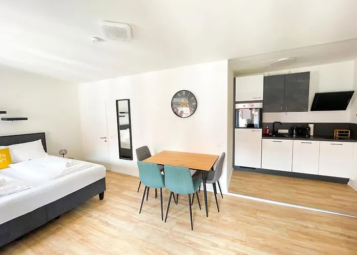 Apartament Whats-app Self-check-in - Vibrant Life In